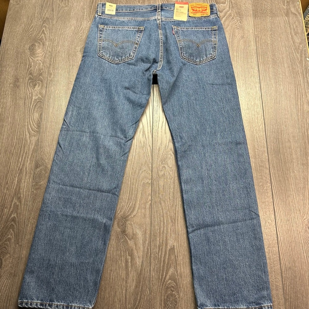 Levis 505 Regular Fit Mens 34 x 32 Jeans Blue Straight Leg Denim NWT 005054891